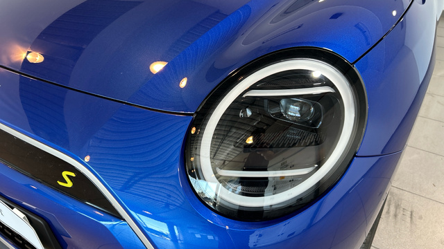 fotoG 16 del MINI MINI 3 Puertas Cooper SE 160 kW (218 CV) 218cv Eléctrico del 2025 en Madrid