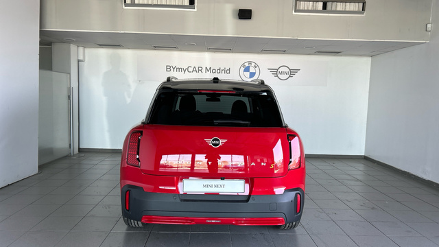 fotoG 4 del MINI MINI Countryman SE ALL4 230 kW (313 CV) 313cv Eléctrico del 2025 en Madrid
