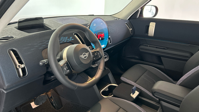 fotoG 17 del MINI MINI Countryman SE ALL4 230 kW (313 CV) 313cv Eléctrico del 2025 en Madrid