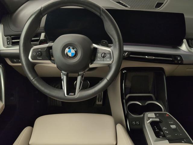 BMW X1 sDrive20i color Azul. Año 2024. 125KW(170CV). Gasolina. En concesionario Automotor Premium Velázquez - Málaga de Málaga