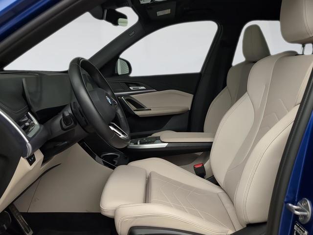 BMW X1 sDrive20i color Azul. Año 2024. 125KW(170CV). Gasolina. En concesionario Automotor Premium Velázquez - Málaga de Málaga