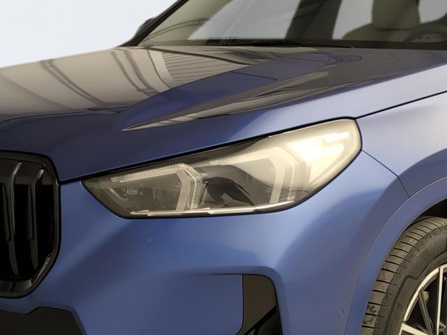BMW X1 sDrive20i color Azul. Año 2024. 125KW(170CV). Gasolina. En concesionario Automotor Premium Velázquez - Málaga de Málaga