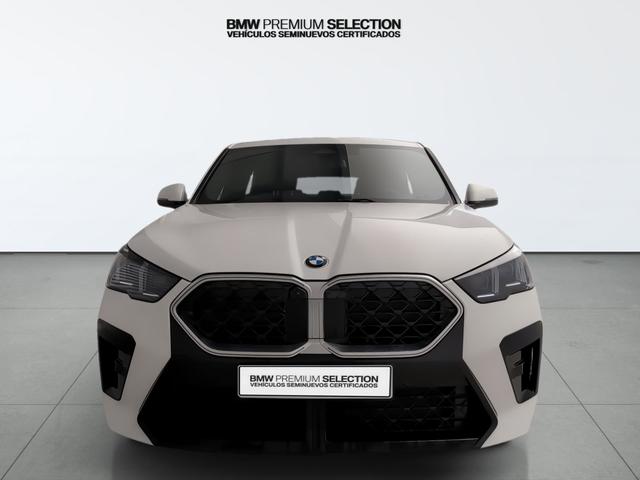 BMW X2 sDrive20i color Blanco. Año 2024. 125KW(170CV). Gasolina. En concesionario Automotor Premium Marbella - Málaga de Málaga