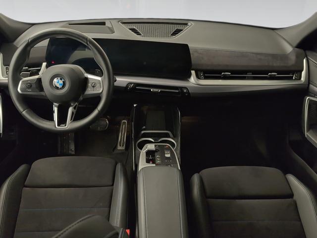 BMW X2 sDrive20i color Blanco. Año 2024. 125KW(170CV). Gasolina. En concesionario Automotor Premium Marbella - Málaga de Málaga