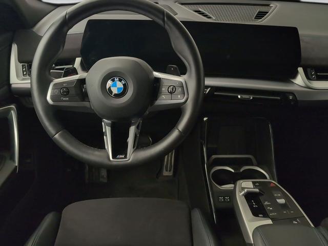 BMW X2 sDrive20i color Blanco. Año 2024. 125KW(170CV). Gasolina. En concesionario Automotor Premium Marbella - Málaga de Málaga