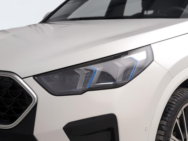 BMW X2 sDrive20i color Blanco. Año 2024. 125KW(170CV). Gasolina. En concesionario Automotor Premium Marbella - Málaga de Málaga