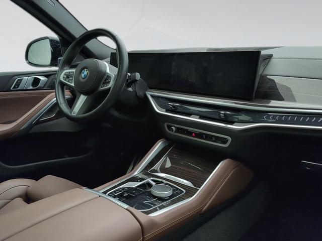 BMW X6 xDrive40d color Negro. Año 2024. 259KW(352CV). Diésel. En concesionario Automotor Premium Viso - Málaga de Málaga