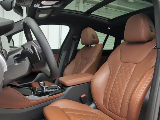 BMW X4 xDrive20d color Negro. Año 2024. 140KW(190CV). Diésel. En concesionario Automotor Premium Marbella - Málaga de Málaga