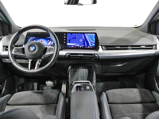 BMW Serie 2 218d Active Tourer color Blanco. Año 2024. 110KW(150CV). Diésel. En concesionario Barcelona Premium -- GRAN VIA de Barcelona