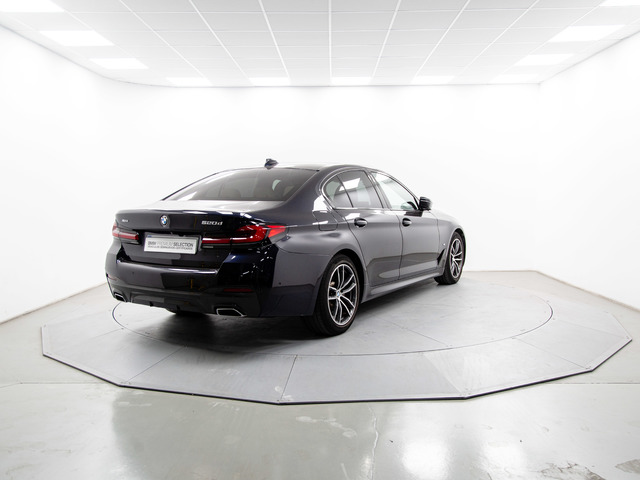 BMW Serie 5 520d color Negro. Año 2021. 140KW(190CV). Diésel. En concesionario Móvil Begar Alicante de Alicante