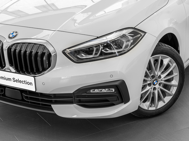 BMW Serie 1 118i color Blanco. Año 2022. 103KW(140CV). Gasolina. En concesionario Caetano Cuzco, Salvatierra de Madrid