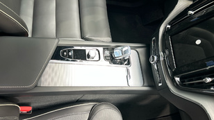 Volvo XC60 T6 Recharge Plus Dark AWD Auto 257 kW (350 CV) - 24 Volvo XC60 T6 Ocasión 257 KW (350CV) - 24