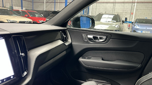Volvo XC60 T6 Recharge Plus Dark AWD Auto 257 kW (350 CV) - 41 Volvo XC60 T6 Ocasión 257 KW (350CV) - 41