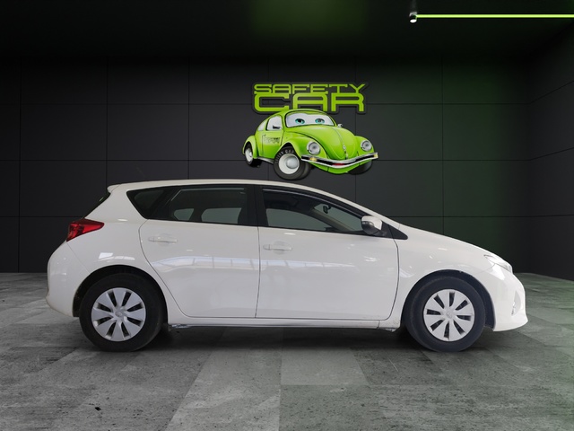 Toyota Auris 90D Business 66 kW (90 CV)