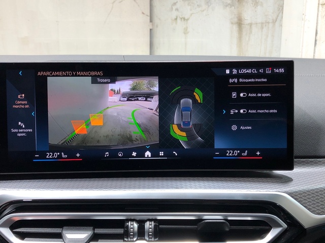 BMW i4 eDrive40 color Gris. Año 2023. 250KW(340CV). Eléctrico. En concesionario Movilnorte El Plantio de Madrid