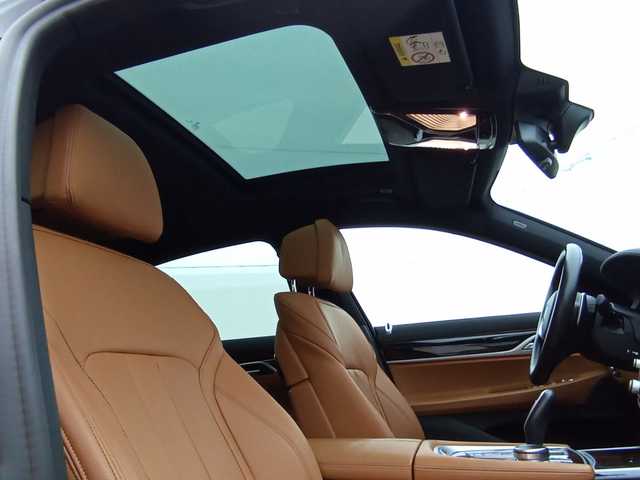 BMW Serie 7 730d color Negro. Año 2021. 210KW(286CV). Diésel. En concesionario Augusta Aragon S.A. de Zaragoza