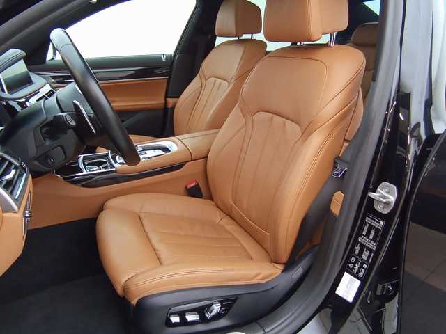 BMW Serie 7 730d color Negro. Año 2021. 210KW(286CV). Diésel. En concesionario Augusta Aragon S.A. de Zaragoza