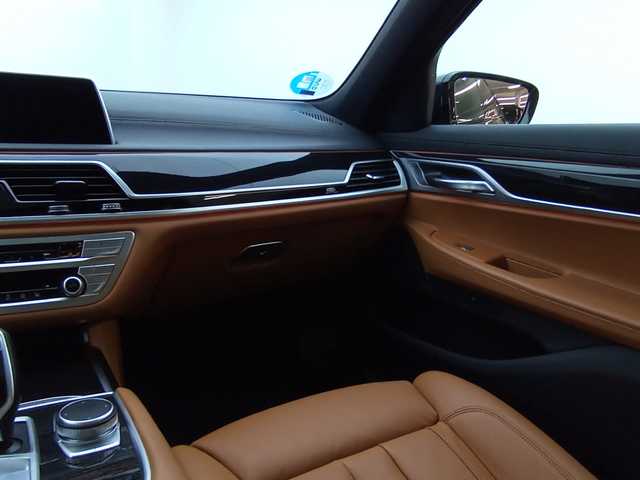 BMW Serie 7 730d color Negro. Año 2021. 210KW(286CV). Diésel. En concesionario Augusta Aragon S.A. de Zaragoza