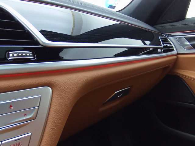 BMW Serie 7 730d color Negro. Año 2021. 210KW(286CV). Diésel. En concesionario Augusta Aragon S.A. de Zaragoza