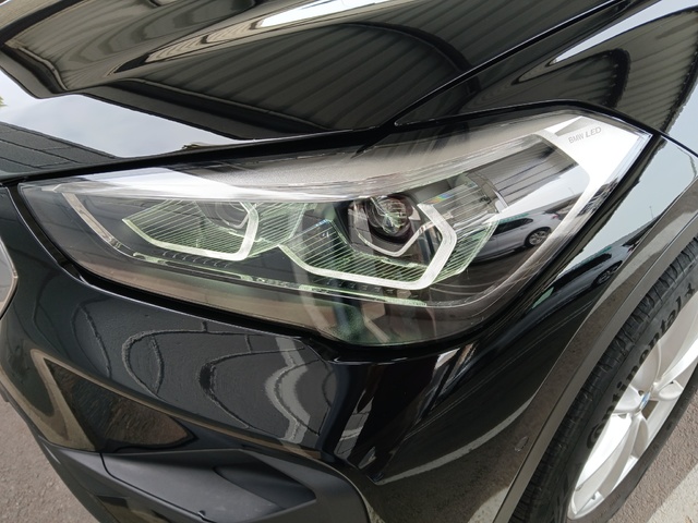 BMW X1 sDrive18d color Negro. Año 2022. 110KW(150CV). Diésel. En concesionario GANDIA Automoviles Fersan, S.A. de Valencia