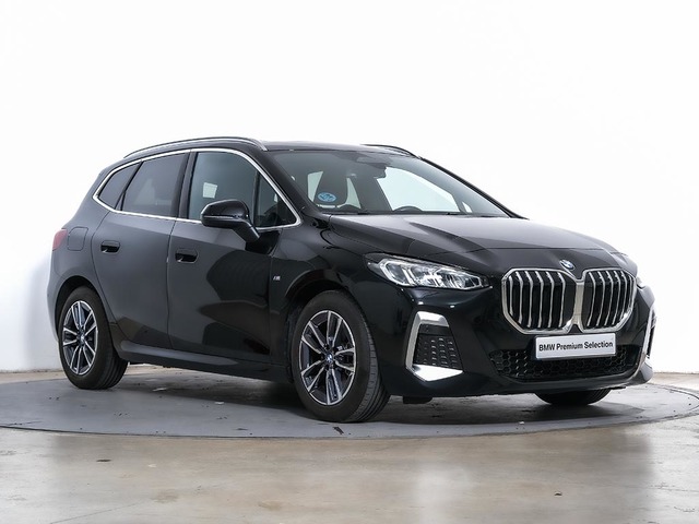 BMW Serie 2 218d Active Tourer color Negro. Año 2024. 110KW(150CV). Diésel. En concesionario Oliva Motor Tarragona de Tarragona