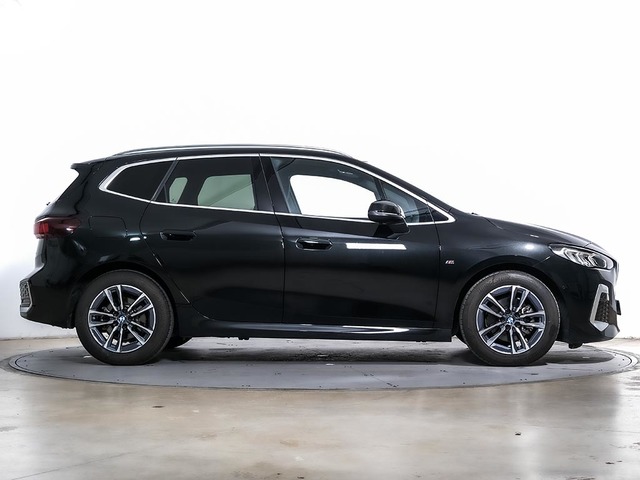 BMW Serie 2 218d Active Tourer color Negro. Año 2024. 110KW(150CV). Diésel. En concesionario Oliva Motor Tarragona de Tarragona