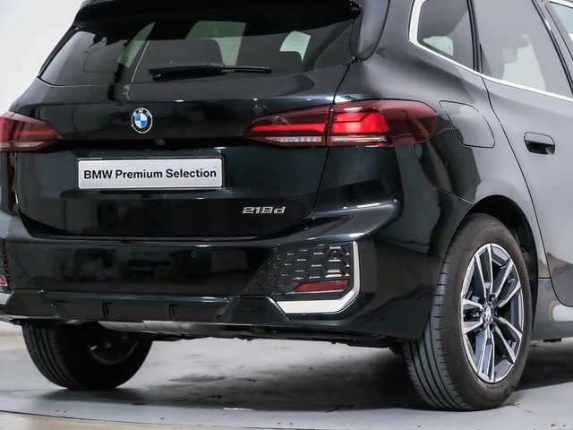 BMW Serie 2 218d Active Tourer color Negro. Año 2024. 110KW(150CV). Diésel. En concesionario Oliva Motor Tarragona de Tarragona