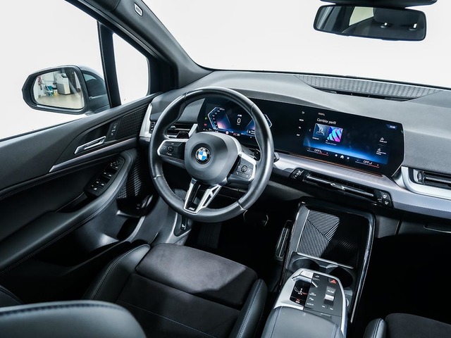 BMW Serie 2 218d Active Tourer color Negro. Año 2024. 110KW(150CV). Diésel. En concesionario Oliva Motor Tarragona de Tarragona