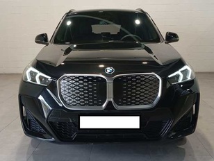Fotos de BMW iX1 eDrive20 color Negro. Año 2025. 150KW(204CV). Eléctrico. En concesionario Motri Motor Jaén de Jaén