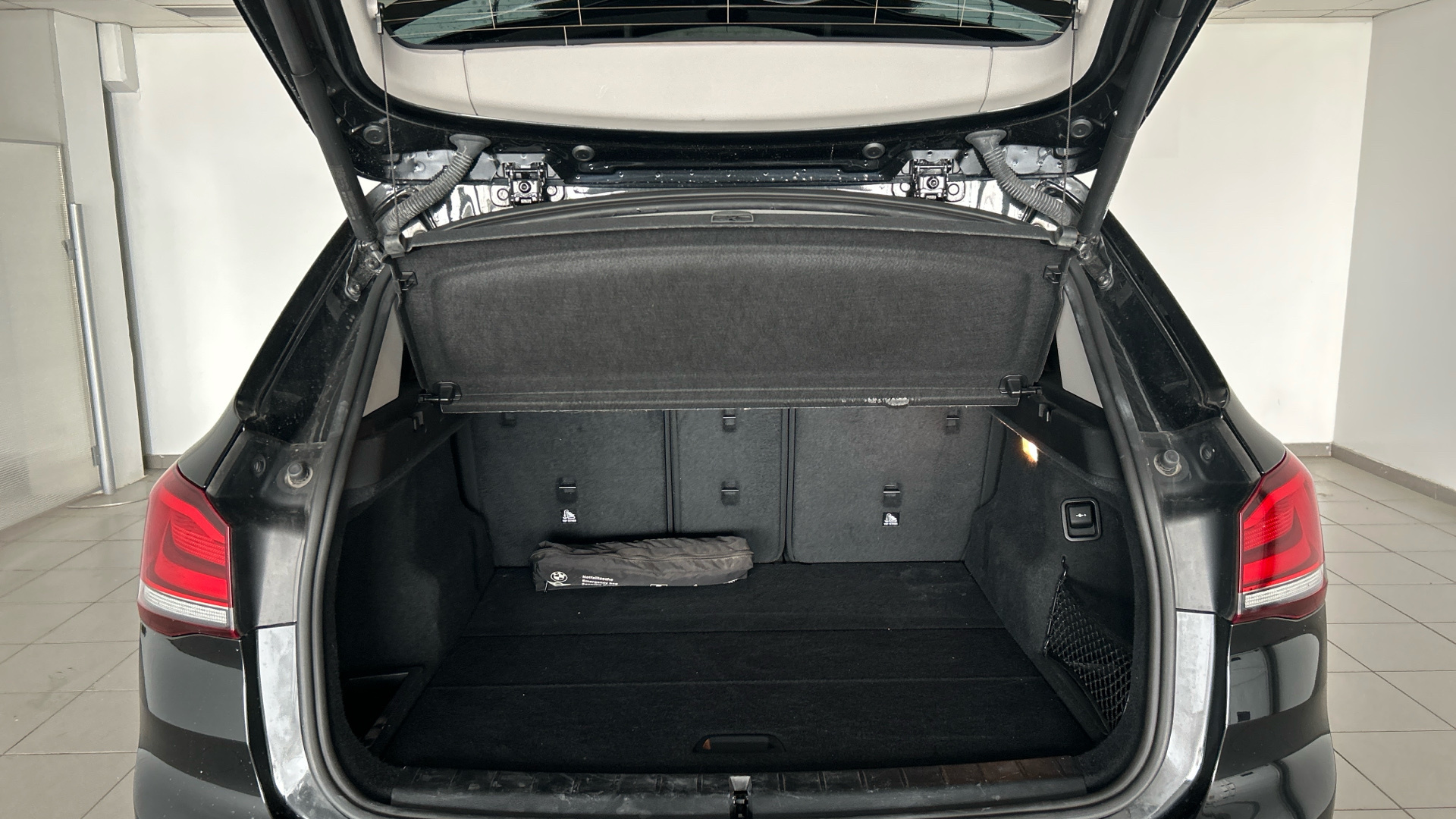 BMW X1 sDrive18d color Negro. Año 2020. 110KW(150CV). Diésel. En concesionario BYmyCAR Madrid - Alcalá de Madrid