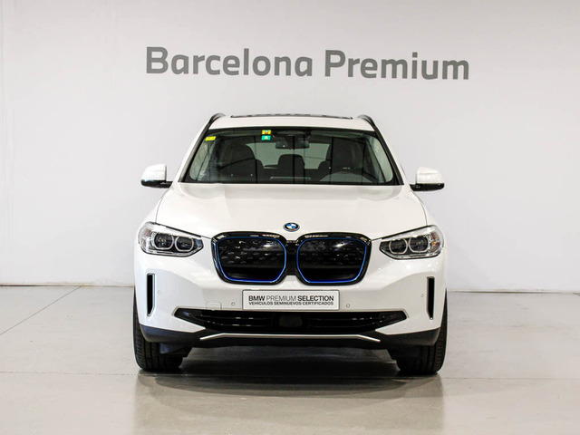 BMW iX3 Impressive color Blanco. Año 2021. 210KW(286CV). Eléctrico. En concesionario Barcelona Premium -- GRAN VIA de Barcelona