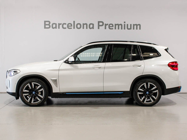 BMW iX3 Impressive color Blanco. Año 2021. 210KW(286CV). Eléctrico. En concesionario Barcelona Premium -- GRAN VIA de Barcelona