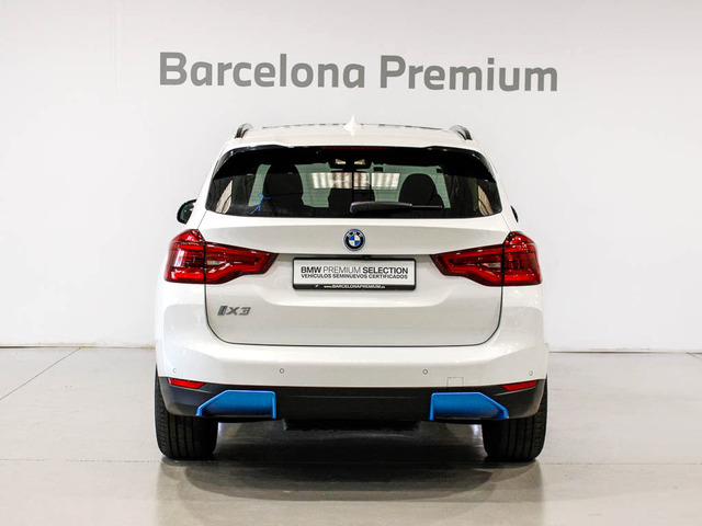 BMW iX3 Impressive color Blanco. Año 2021. 210KW(286CV). Eléctrico. En concesionario Barcelona Premium -- GRAN VIA de Barcelona