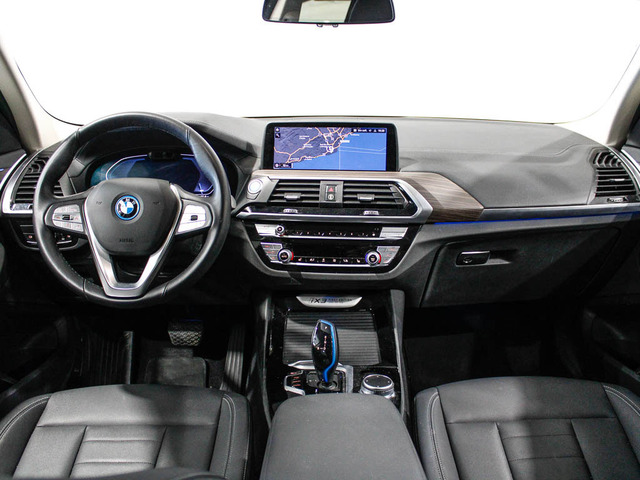 BMW iX3 Impressive color Blanco. Año 2021. 210KW(286CV). Eléctrico. En concesionario Barcelona Premium -- GRAN VIA de Barcelona