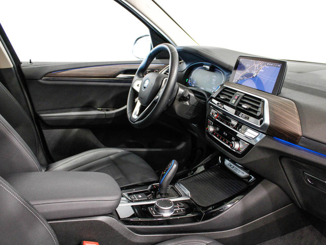 BMW iX3 Impressive color Blanco. Año 2021. 210KW(286CV). Eléctrico. En concesionario Barcelona Premium -- GRAN VIA de Barcelona