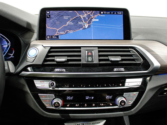 BMW iX3 Impressive color Blanco. Año 2021. 210KW(286CV). Eléctrico. En concesionario Barcelona Premium -- GRAN VIA de Barcelona