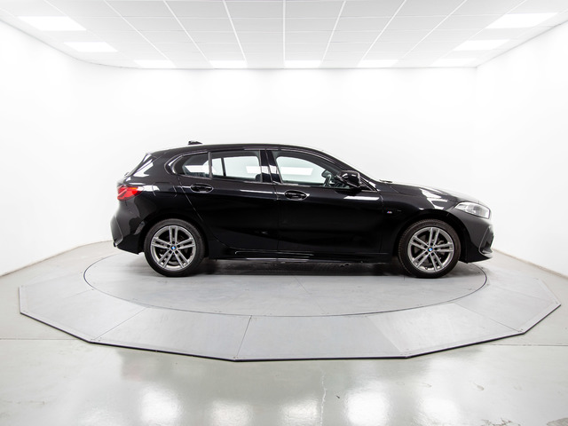 BMW Serie 1 118d color Negro. Año 2024. 110KW(150CV). Diésel. En concesionario Movil Begar Petrer de Alicante