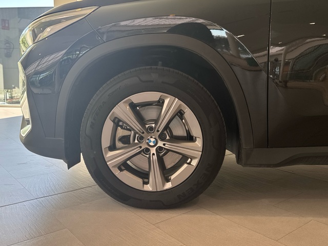BMW X1 sDrive20i color Negro. Año 2025. 125KW(170CV). Gasolina. En concesionario Motor Gorbea de Álava