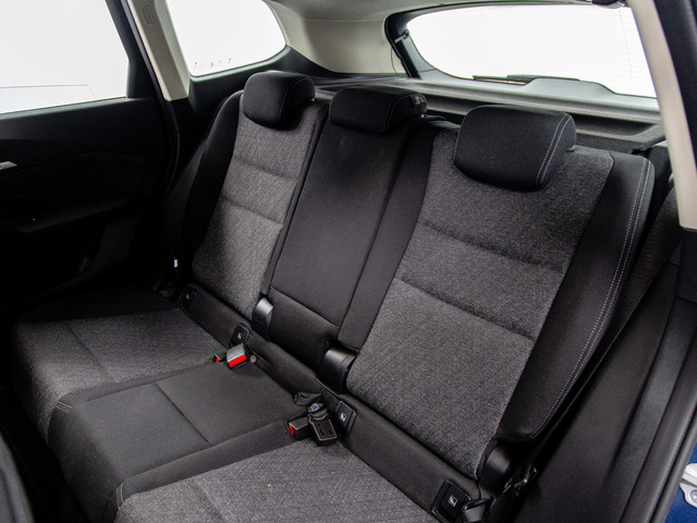 BMW iX1 xDrive30 color Azul. Año 2024. 230KW(313CV). Eléctrico. En concesionario Móvil Begar Alicante de Alicante