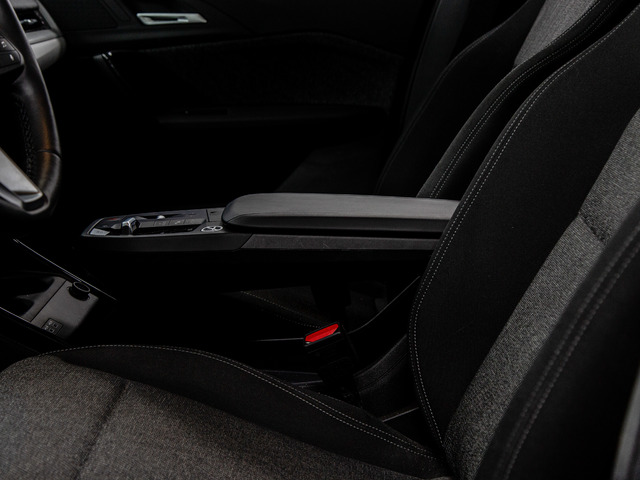 BMW iX1 xDrive30 color Azul. Año 2024. 230KW(313CV). Eléctrico. En concesionario Móvil Begar Alicante de Alicante