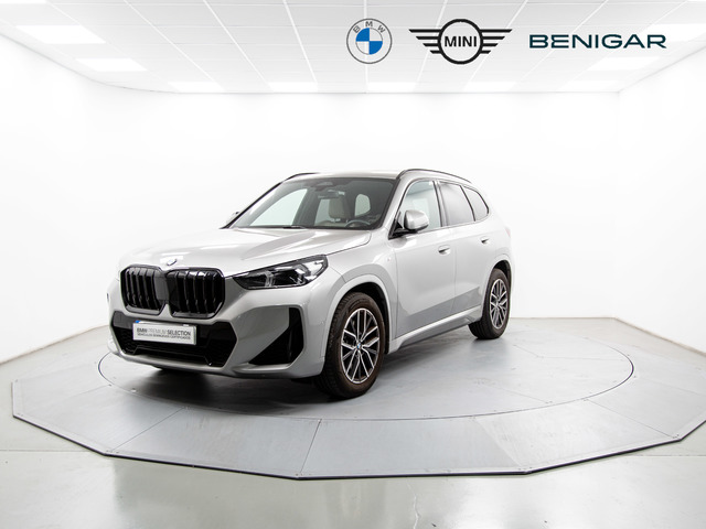 BMW X1 sDrive20i color Gris Plata. Año 2023. 125KW(170CV). Gasolina. En concesionario Móvil Begar Alicante de Alicante