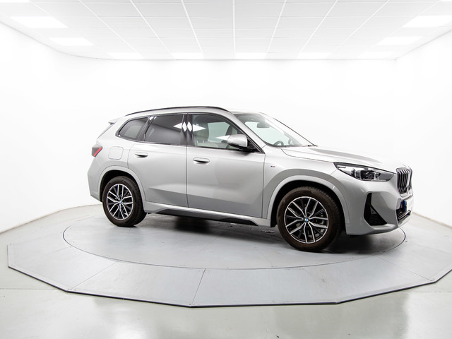 BMW X1 sDrive20i color Gris Plata. Año 2023. 125KW(170CV). Gasolina. En concesionario Móvil Begar Alicante de Alicante