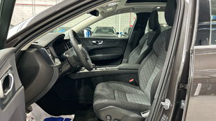 Volvo XC60 T6 Recharge Core AWD Auto 257 kW (350 CV) - 8 Volvo XC60 T6 Ocasión 257 KW (350CV) - 8
