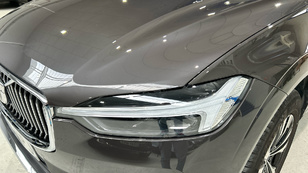 Volvo XC60 T6 Recharge Core AWD Auto 257 kW (350 CV) - 30 Volvo XC60 T6 Ocasión 257 KW (350CV) - 30
