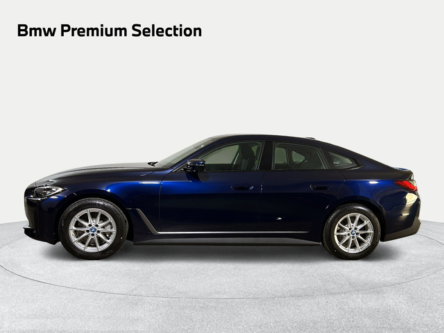 BMW i4 eDrive40 color Azul. Año 2025. 250KW(340CV). Eléctrico. En concesionario San Pablo Motor | Su Eminencia de Sevilla