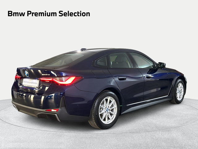 BMW i4 eDrive40 color Azul. Año 2025. 250KW(340CV). Eléctrico. En concesionario San Pablo Motor | Su Eminencia de Sevilla