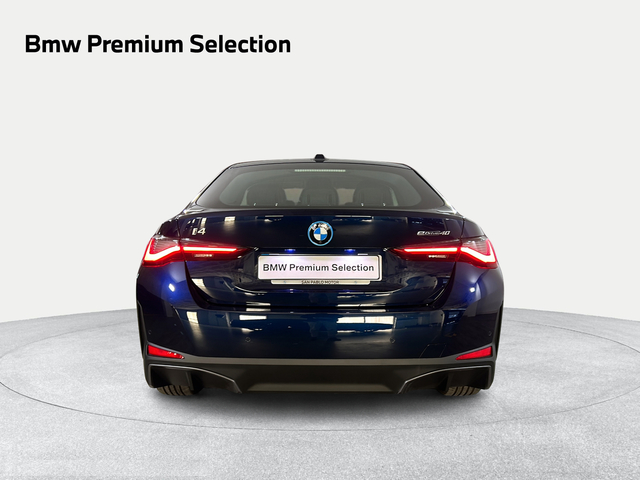 BMW i4 eDrive40 color Azul. Año 2025. 250KW(340CV). Eléctrico. En concesionario San Pablo Motor | Su Eminencia de Sevilla