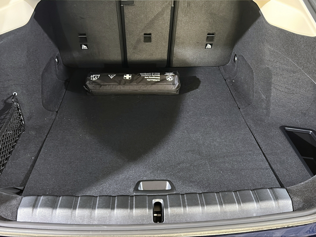 BMW i4 eDrive40 color Azul. Año 2025. 250KW(340CV). Eléctrico. En concesionario San Pablo Motor | Su Eminencia de Sevilla