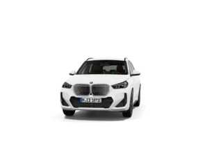 Fotos de BMW iX1 eDrive20 color Blanco. Año 2025. 150KW(204CV). Eléctrico. En concesionario San Pablo Motor | Su Eminencia de Sevilla