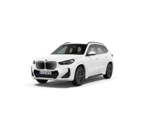 Fotos de BMW iX1 eDrive20 color Blanco. Año 2025. 150KW(204CV). Eléctrico. En concesionario San Pablo Motor | Su Eminencia de Sevilla